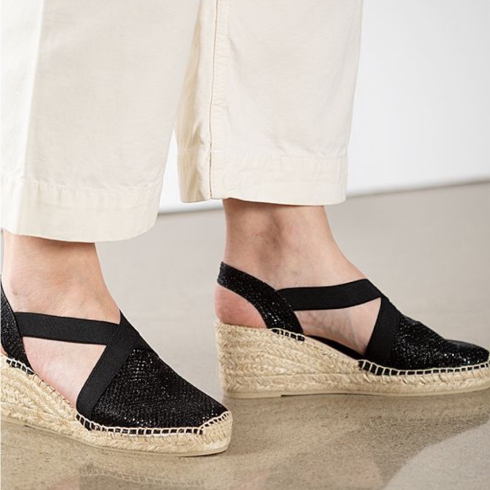 Beach shoes, elegant Toni Pons